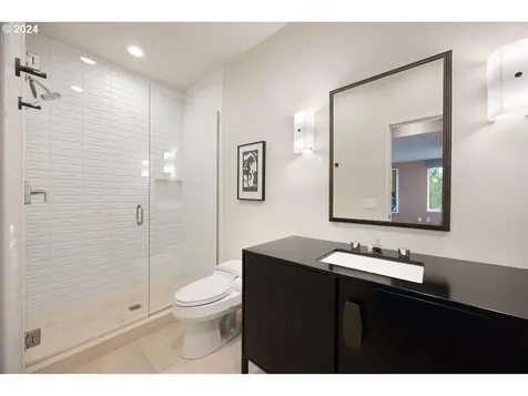 1933 Highlands Loop Lake Oswego OR 97034