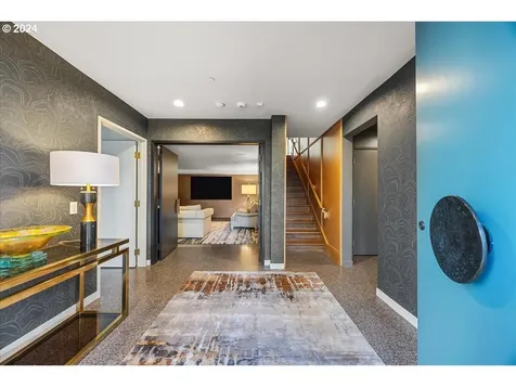 1933 Highlands Loop Lake Oswego OR 97034