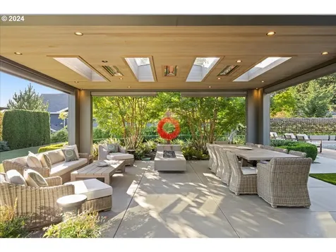 1933 Highlands Loop Lake Oswego OR 97034