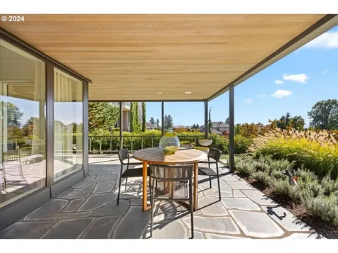 1933 Highlands Loop Lake Oswego OR 97034