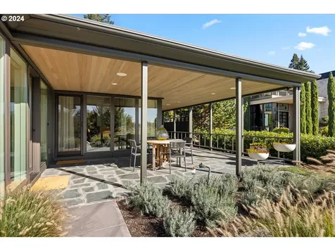1933 Highlands Loop Lake Oswego OR 97034