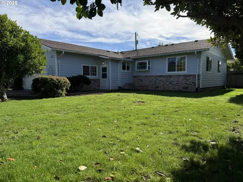 221 Musser Street Brookings OR 97415