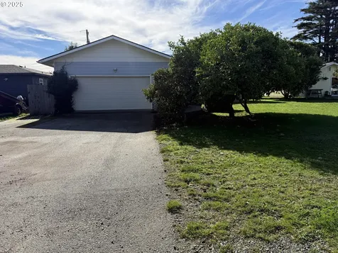 221 Musser Street Brookings OR 97415