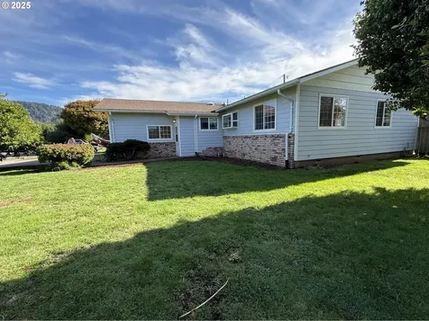 221 Musser Street Brookings OR 97415