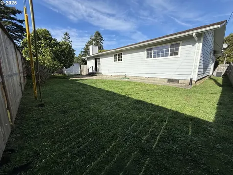 221 Musser Street Brookings OR 97415