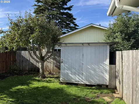 221 Musser Street Brookings OR 97415