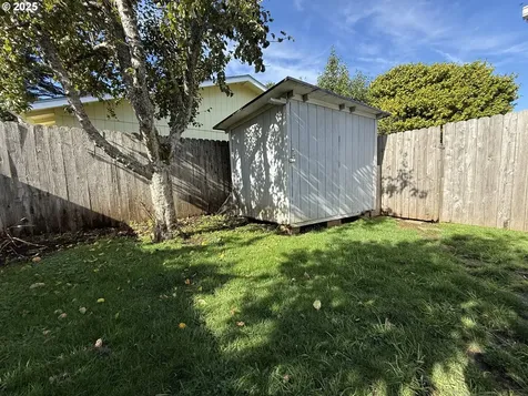 221 Musser Street Brookings OR 97415