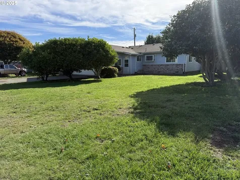 221 Musser Street Brookings OR 97415