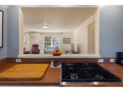 2476 Emerald Street Eugene OR 97403