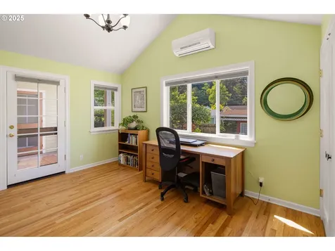 2476 Emerald Street Eugene OR 97403