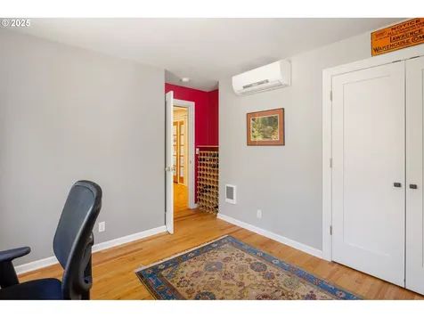 2476 Emerald Street Eugene OR 97403