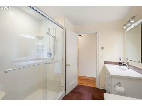 2476 Emerald Street Eugene OR 97403