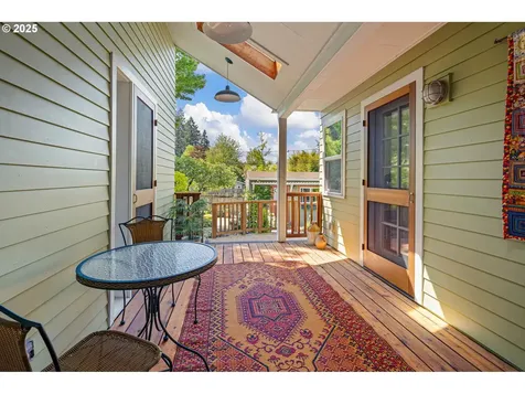 2476 Emerald Street Eugene OR 97403