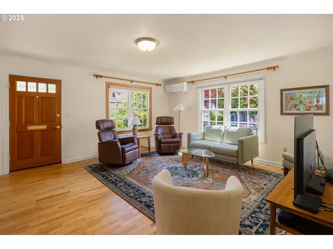 2476 Emerald Street Eugene OR 97403
