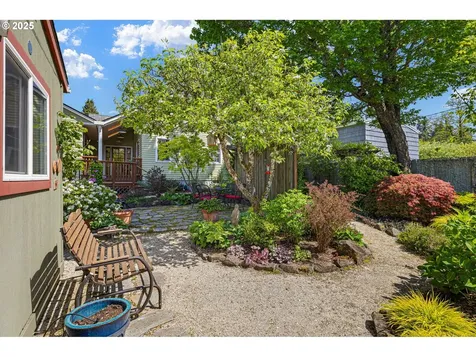 2476 Emerald Street Eugene OR 97403