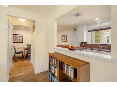 2476 Emerald Street Eugene OR 97403