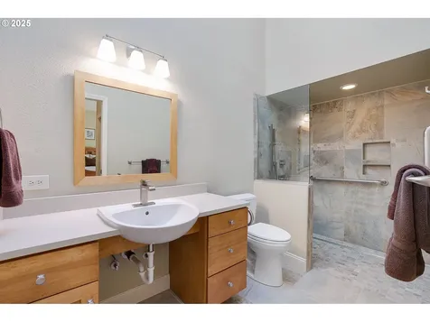 7240 SW Lake Bluff Court Wilsonville OR 97070