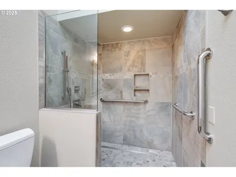 7240 SW Lake Bluff Court Wilsonville OR 97070