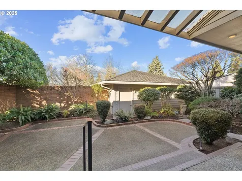 7240 SW Lake Bluff Court Wilsonville OR 97070