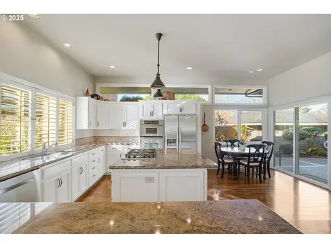 7240 SW Lake Bluff Court Wilsonville OR 97070