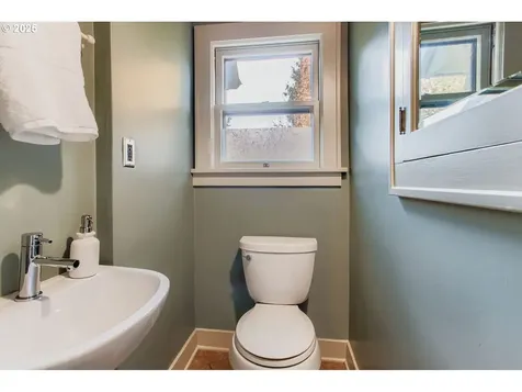 2033 SE 22nd Avenue Portland OR 97214