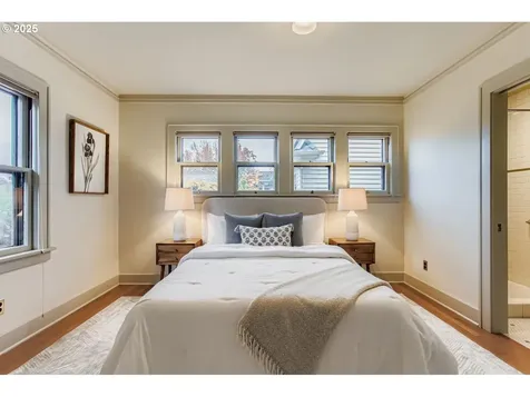 2033 SE 22nd Avenue Portland OR 97214