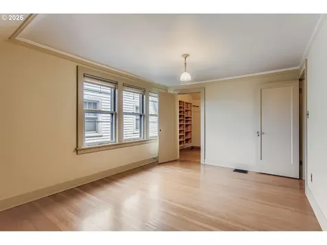 2033 SE 22nd Avenue Portland OR 97214