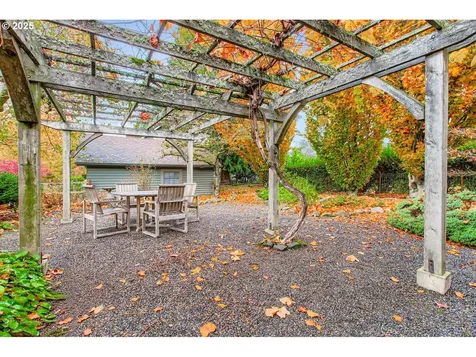 2033 SE 22nd Avenue Portland OR 97214