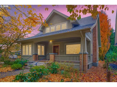 2033 SE 22nd Avenue Portland OR 97214
