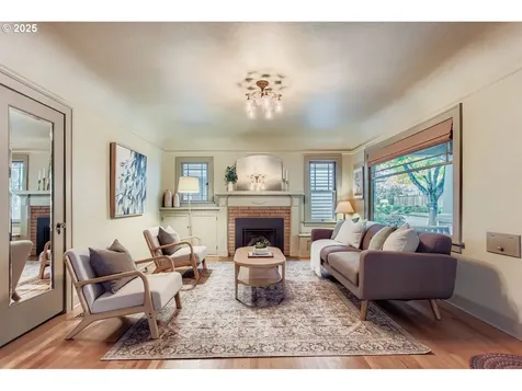 2033 SE 22nd Avenue Portland OR 97214