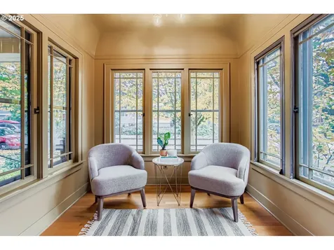 2033 SE 22nd Avenue Portland OR 97214