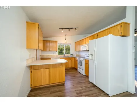 130 SW West Hills Drive Mcminnville OR 97128