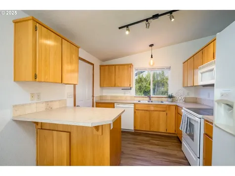 130 SW West Hills Drive Mcminnville OR 97128