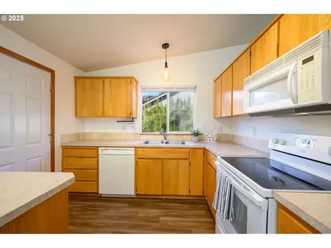 130 SW West Hills Drive Mcminnville OR 97128
