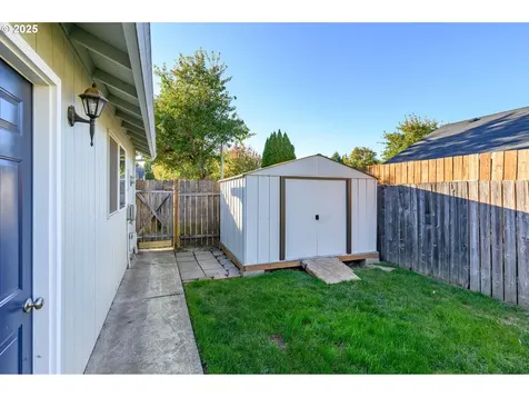 130 SW West Hills Drive Mcminnville OR 97128