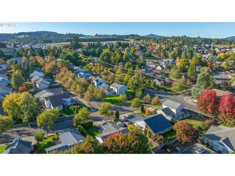 130 SW West Hills Drive Mcminnville OR 97128