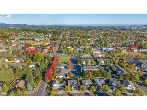 130 SW West Hills Drive Mcminnville OR 97128