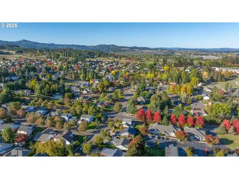 130 SW West Hills Drive Mcminnville OR 97128