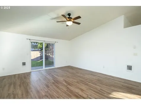 130 SW West Hills Drive Mcminnville OR 97128