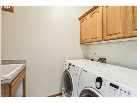 16046 NW Trakehner Way Portland OR 97229