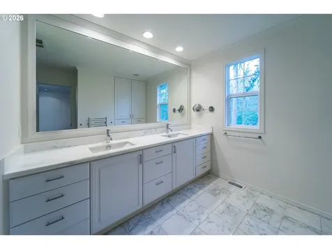 4901 SW Humphrey Park Portland OR 97221