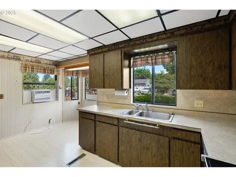 107 NW 10th Avenue Canby OR 97013
