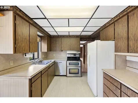 107 NW 10th Avenue Canby OR 97013