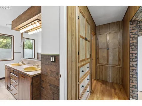 107 NW 10th Avenue Canby OR 97013
