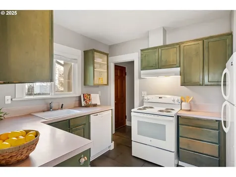 4104 SE 62nd Avenue Portland OR 97206