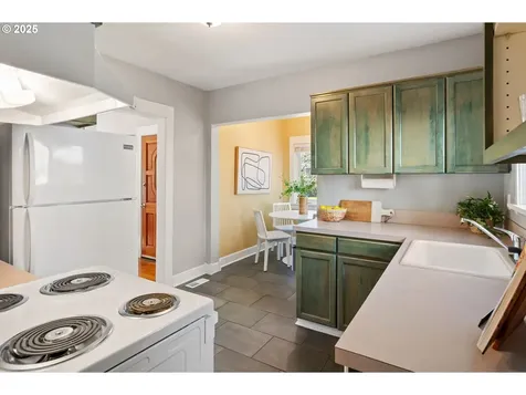 4104 SE 62nd Avenue Portland OR 97206