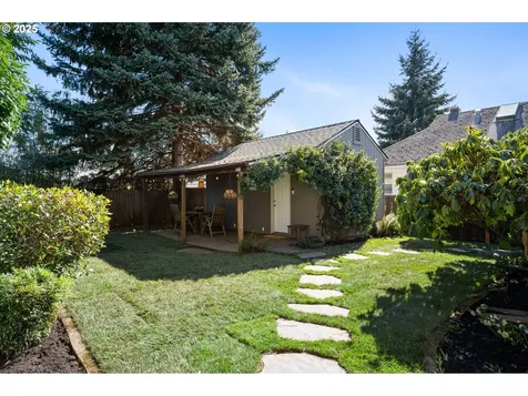 4104 SE 62nd Avenue Portland OR 97206