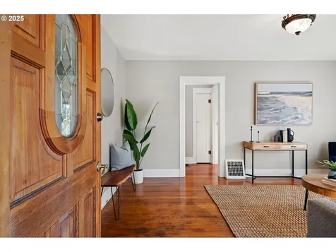 4104 SE 62nd Avenue Portland OR 97206