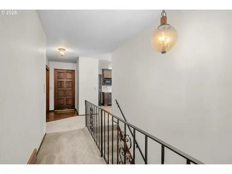 27783 SW Strawberry Hill Drive Hillsboro OR 97123