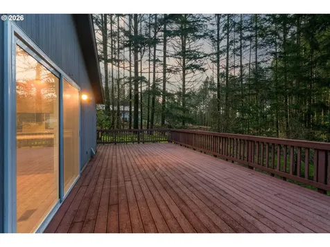 27783 SW Strawberry Hill Drive Hillsboro OR 97123